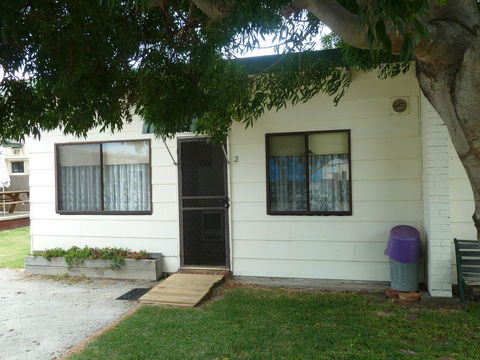 Beachcomber Holiday Units - Accommodation VIC 26