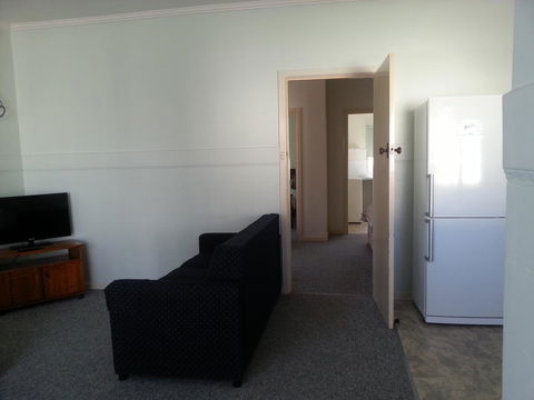 Beachcomber Holiday Units - Accommodation VIC 34