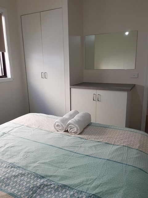 Beachcomber Holiday Units - Accommodation VIC 17