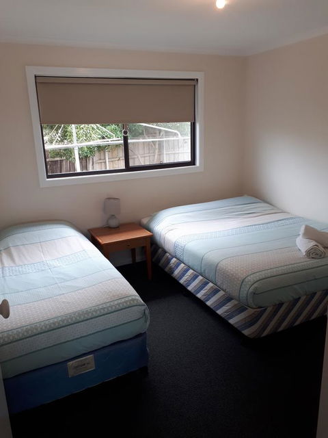 Beachcomber Holiday Units - Accommodation VIC 1