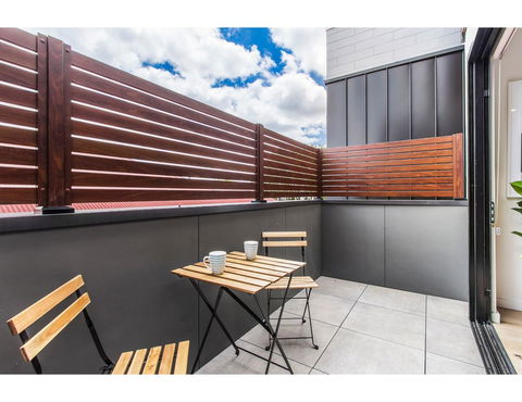 Boutique Apartment In Quiet, Sought-after Suburb - Accommodation VIC 2