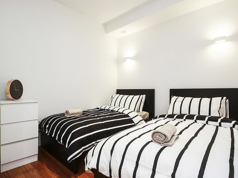 Mono Two On Flinders Street - Accommodation VIC 8