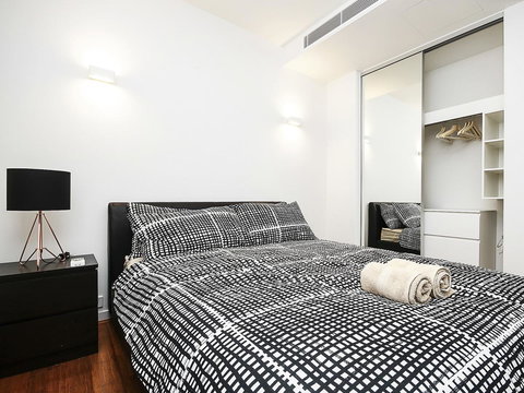 Mono Two On Flinders Street - Accommodation VIC 7