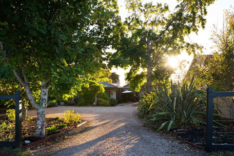 East Street Daylesford - Accommodation VIC 7