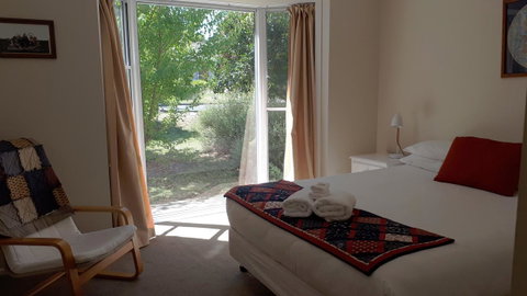 On The Banks - Accommodation VIC 4