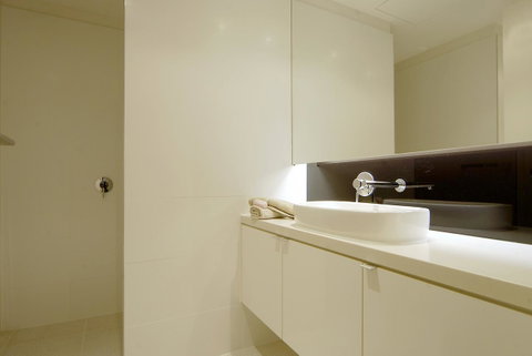 C-Scape Water Front Apartment - Accommodation VIC 8