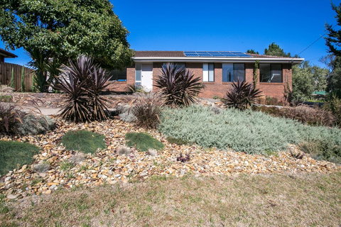 Fairhills - NEW LISTING, Beautifully Styled - Accommodation VIC 8
