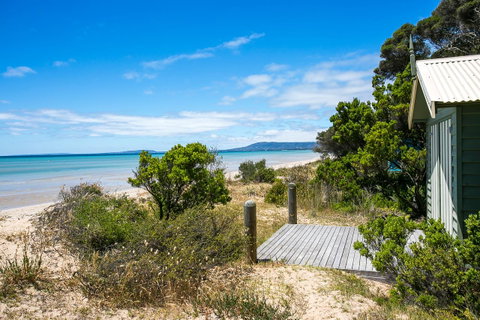 Fairhills - NEW LISTING, Beautifully Styled - Accommodation VIC 10