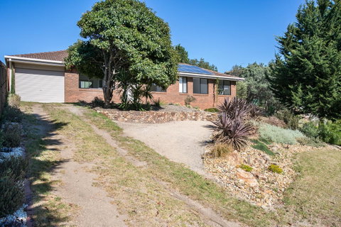 Fairhills - NEW LISTING, Beautifully Styled - Accommodation VIC 9