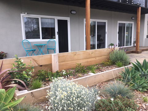 The Wheelhouse - 2BR Waterfront Apt In Town - Accommodation VIC 19