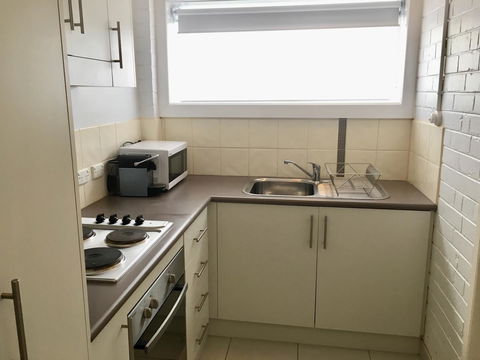 The Wheelhouse - 2BR Waterfront Apt In Town - Accommodation VIC 11