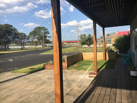 The Wheelhouse - 2BR Waterfront Apt In Town - Accommodation VIC 18