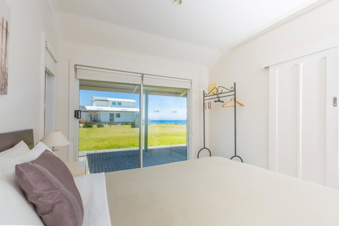 Cottages For Couples - Accommodation VIC 17