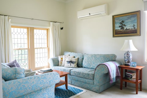 Miss Pym's Cottage - Accommodation VIC 41