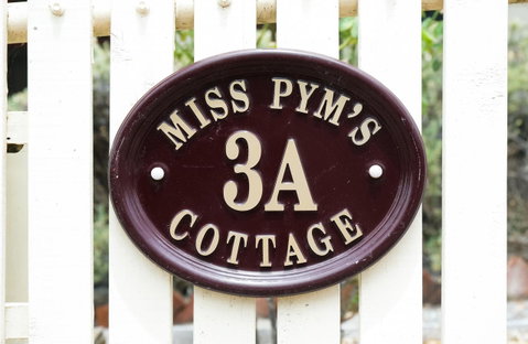 Miss Pym's Cottage - Accommodation VIC 6