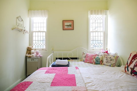 Miss Pym's Cottage - Accommodation VIC 25