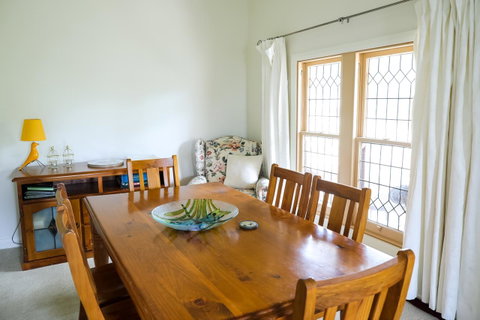 Miss Pym's Cottage - Accommodation VIC 36