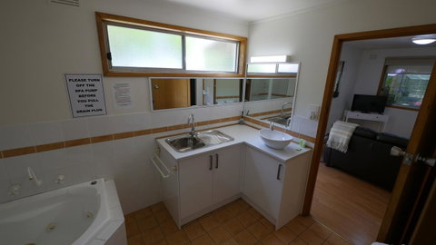 Adina Lodge Holiday Apartments - Accommodation VIC 25