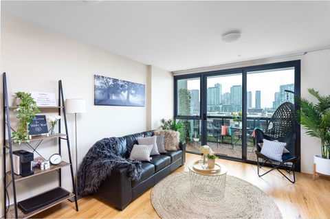 Water Views, Lovely 2BRs, Free Tram Zone, Close To Everything! - Accommodation VIC 5