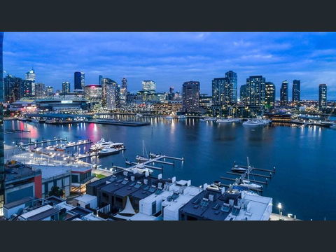Water Views, Lovely 2BRs, Free Tram Zone, Close To Everything! - Accommodation VIC 19