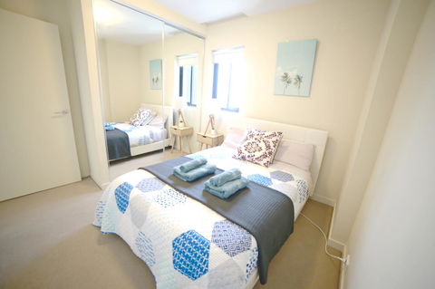 Water Views, Lovely 2BRs, Free Tram Zone, Close To Everything! - Accommodation VIC 9