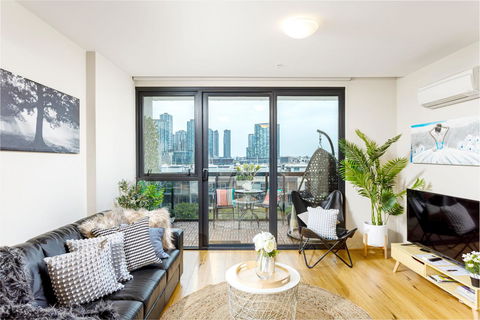 Water Views, Lovely 2BRs, Free Tram Zone, Close To Everything! - Accommodation VIC 2