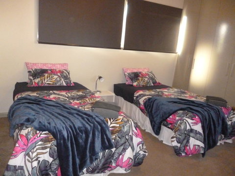 HogmortHomes Neale Street - Accommodation VIC 4