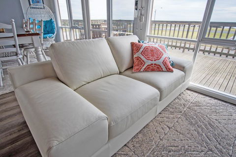 Stunning Waterfront Only 10 Minutes To Phillip Island - FREE EV UNIT 7kW For Electric Cars - Pet Friendly, Fireplace FREE WIFI Wine & Chocolates - Accommodation VIC 14