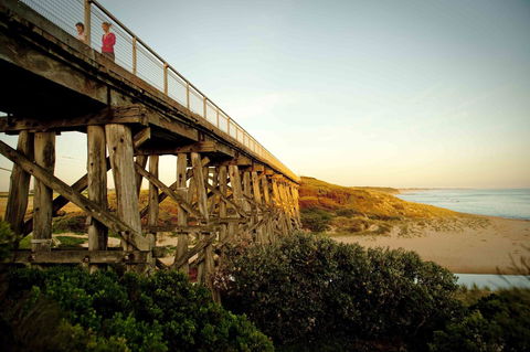 Stunning Waterfront Only 10 Minutes To Phillip Island - FREE EV UNIT 7kW For Electric Cars - Pet Friendly, Fireplace FREE WIFI Wine & Chocolates - Accommodation VIC 20