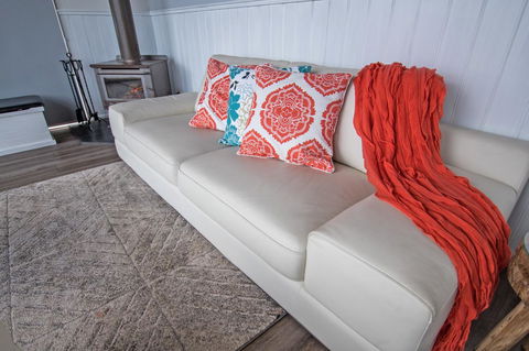 Stunning Waterfront Only 10 Minutes To Phillip Island - FREE EV UNIT 7kW For Electric Cars - Pet Friendly, Fireplace FREE WIFI Wine & Chocolates - Accommodation VIC 7