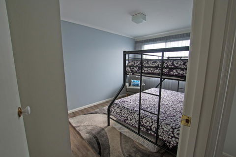 Stunning Waterfront Only 10 Minutes To Phillip Island - FREE EV UNIT 7kW For Electric Cars - Pet Friendly, Fireplace FREE WIFI Wine & Chocolates - Accommodation VIC 18