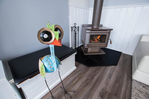 Stunning Waterfront Only 10 Minutes To Phillip Island - FREE EV UNIT 7kW For Electric Cars - Pet Friendly, Fireplace FREE WIFI Wine & Chocolates - Accommodation VIC 12