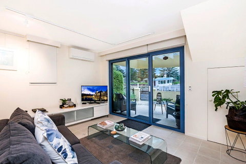 The Waterfront Apartment - Accommodation VIC 9