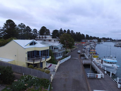 The Waterfront Apartment - Accommodation VIC 2