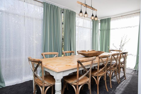 The Byng House Grand And Central, Entertain 12 - Accommodation VIC 0