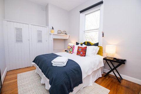 The Byng House Grand And Central, Entertain 12 - Accommodation VIC 2