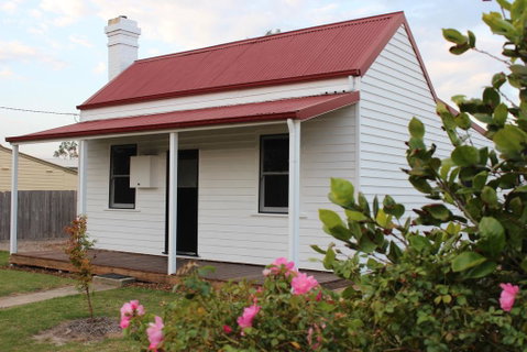 The Cottage - Accommodation VIC 3