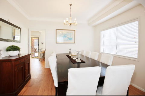 The Crescent - Pet Friendly - 1 Min To Beach - Accommodation VIC 3