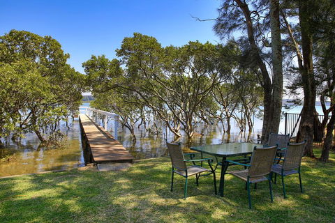 The Jetty At Culburra Beach - Pet Friendly Waterfront - Accommodation VIC 3