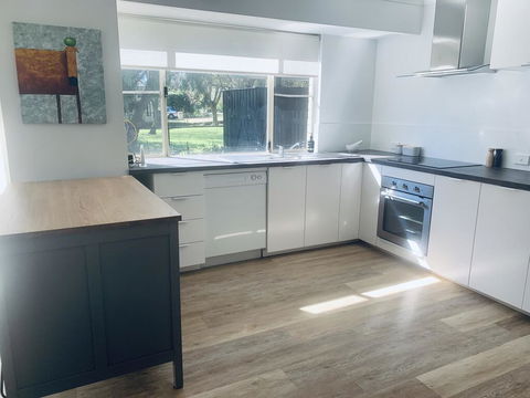 The Lake House - Accommodation VIC 1