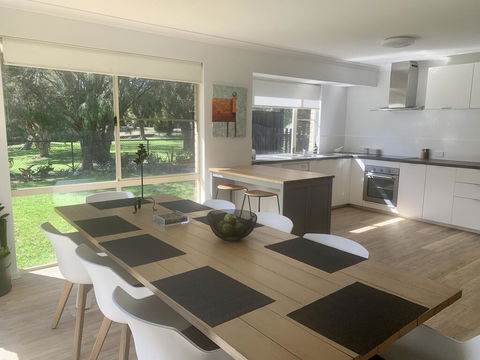 The Lake House - Accommodation VIC 2