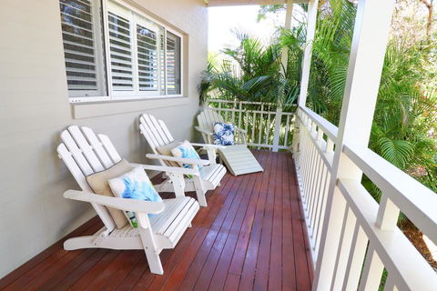 The Lakehouse In Raffetys Resort - Accommodation VIC 2