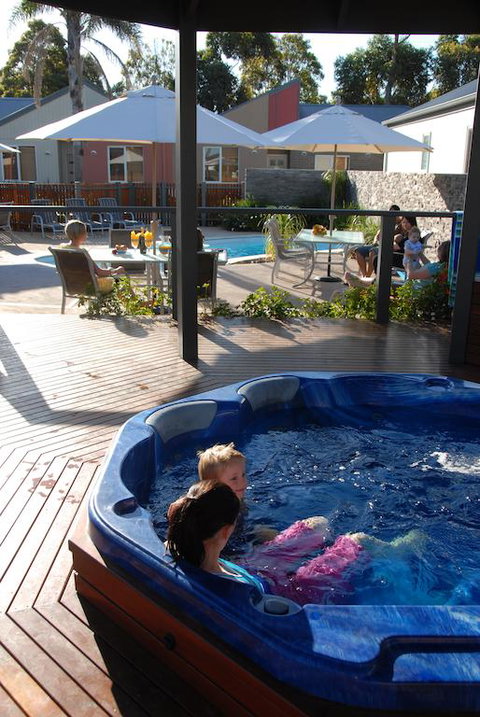 The Lakes Apartments - Accommodation VIC 3