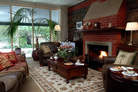 The Lodge Country House - Accommodation VIC 3