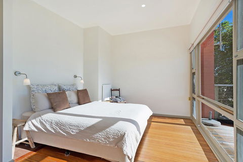 The Love Shack - Accommodation VIC 3