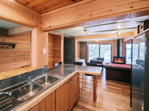 The Pier House - Accommodation VIC 3