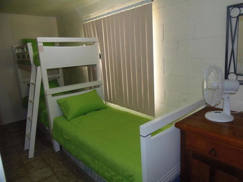The Red Piranha - Rainbow Beach, Close To Everything, Air Con And Pet Friendly - Accommodation VIC 2