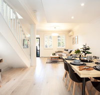 THE RENWICK - Hosted by L'Abode Accommodation - Accommodation VIC