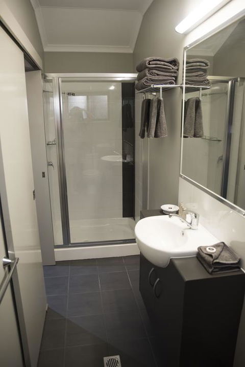 The Rocks Motel - Accommodation VIC 3