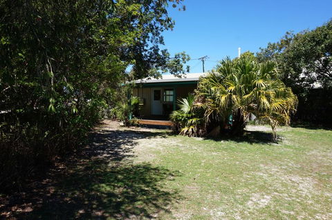 The Shack - Rainbow Beach, The Ultimate Beach Shack, 200m To Beach - Accommodation VIC 3